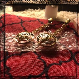 *NWT*-PRIVATE PARTY-Stunning Gold-Tone 🌹 Earrings